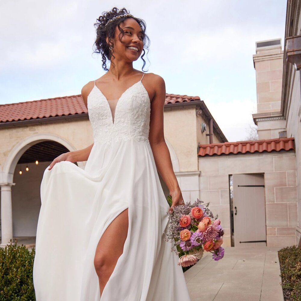 Vow’d Canary Dress A-Line Sample Sale Wedding Gown (Never worn!)